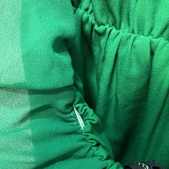 Majorelle revolve Symphony Gown in Green - Picture 12 of 16